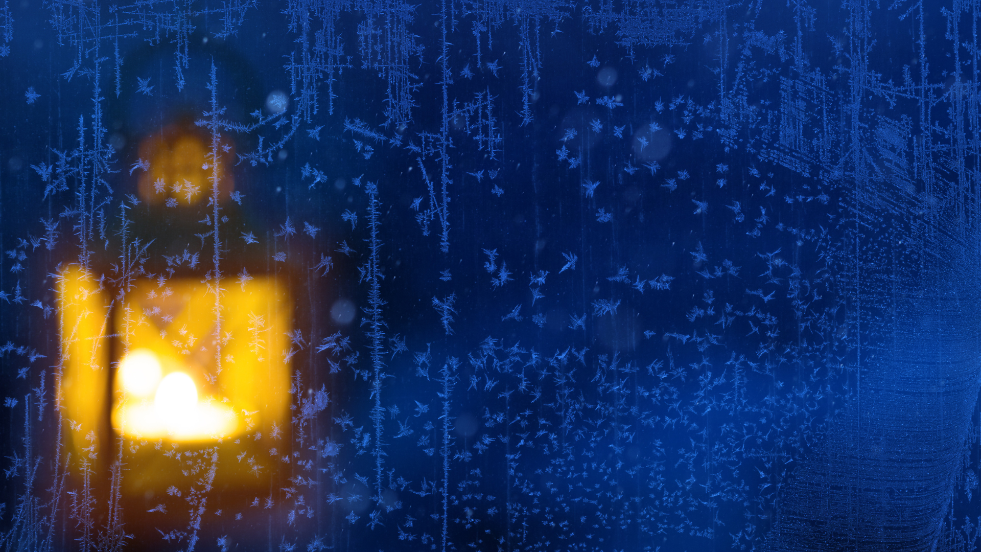 Ljuslykta i rimfrost.